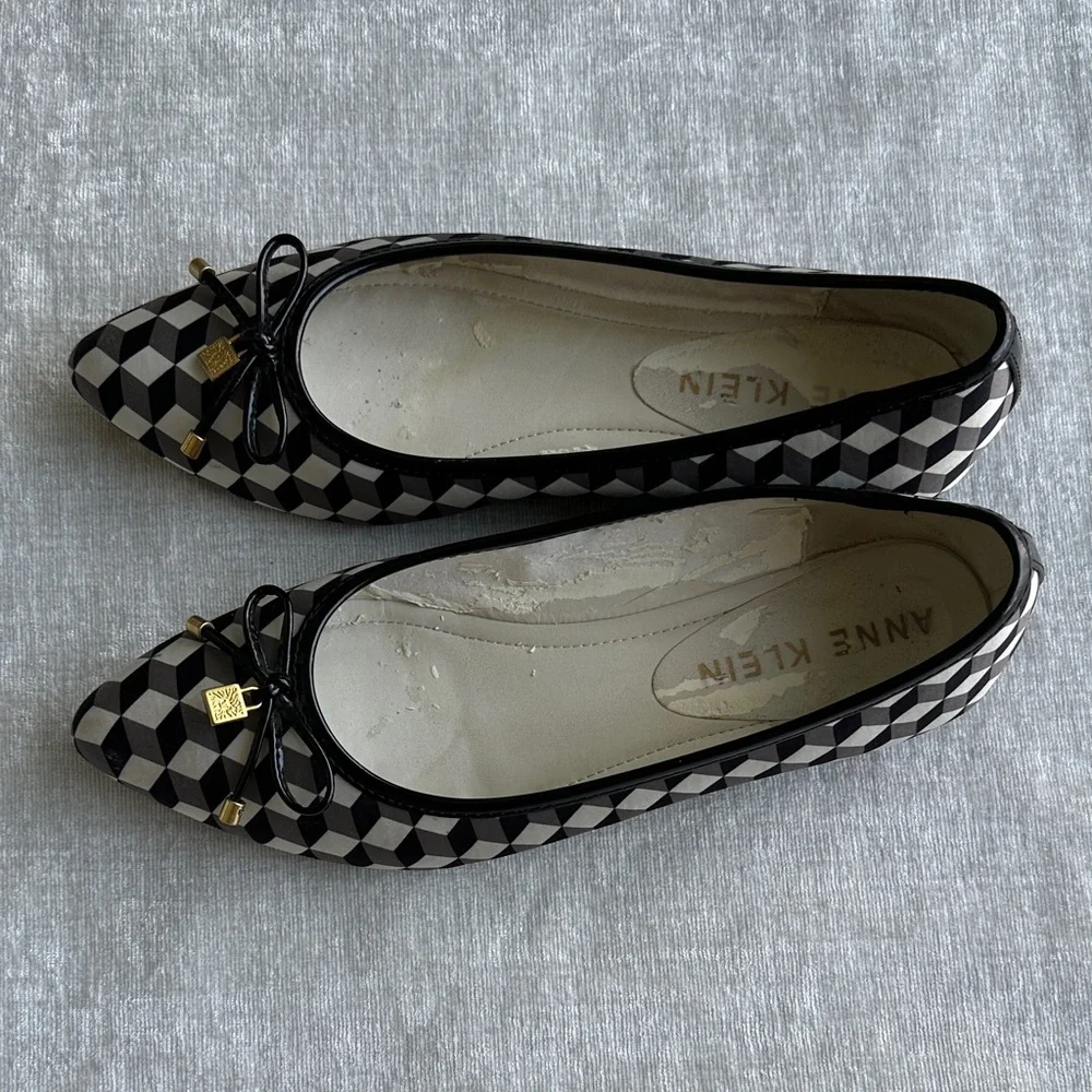 Anne Klein Black and White Patterned Flats with Gold Details - Picture 4 of 7